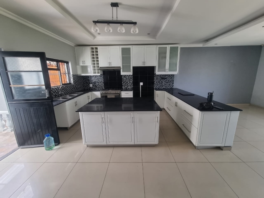 4 Bedroom Property for Sale in Claremont Western Cape